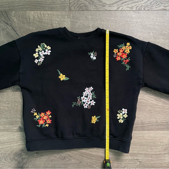 ZARA Kids Floral Embroidered Girls Size 9 Black Sweatshirt - Picture 7 of 8